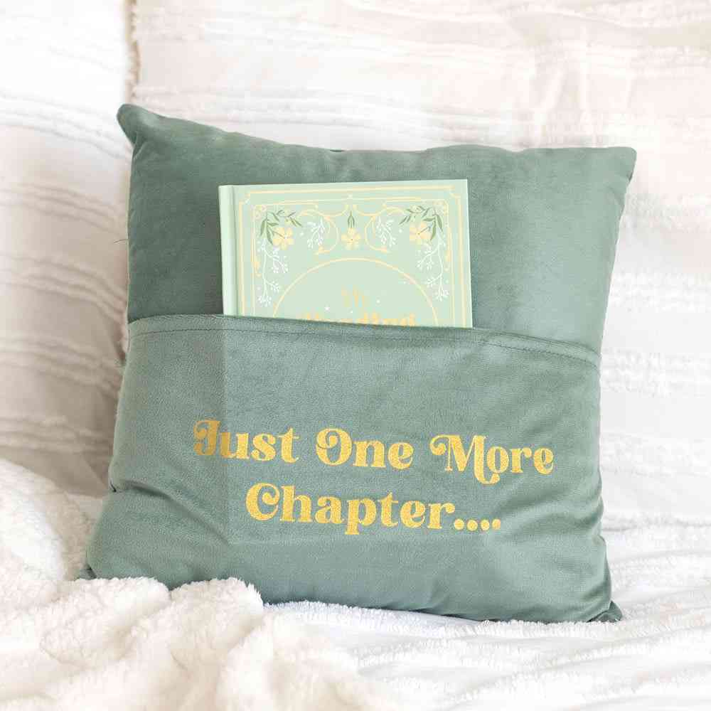 Something Different - Just One More Chapter with Book Pocket Zierkissen - Mehrfarben
